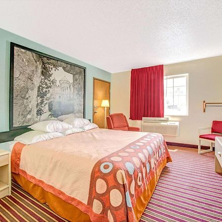 Super 8 By Wyndham San Antonio/Fiesta Hotel Exterior photo